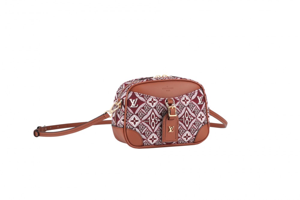 Louis Vuitton、CELINE、Dior、Gucci 4大名牌力推款 復古Monogram經典時尚翻紅 004