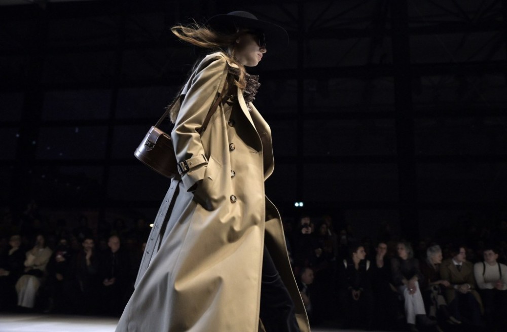 Louis Vuitton、CELINE、Dior、Gucci 4大名牌力推款 復古Monogram經典時尚翻紅