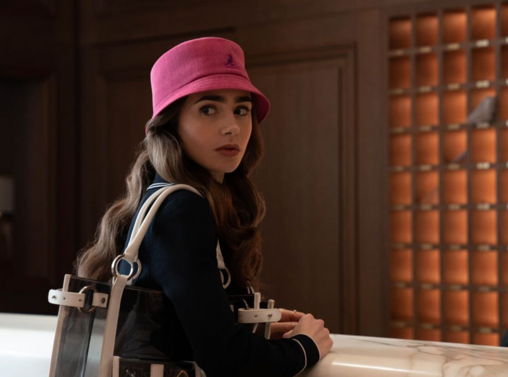 《Emily in Paris》