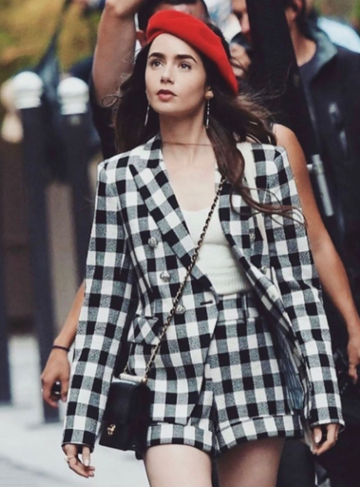 《Emily in Paris》