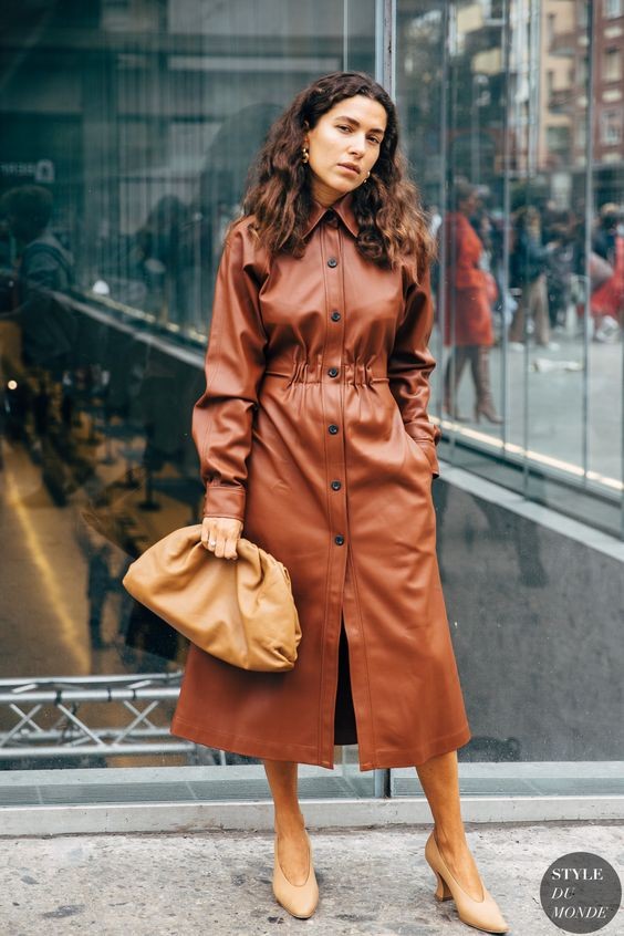 女士今季必備投資的皮革連身裙，完美打造高格調型格！003