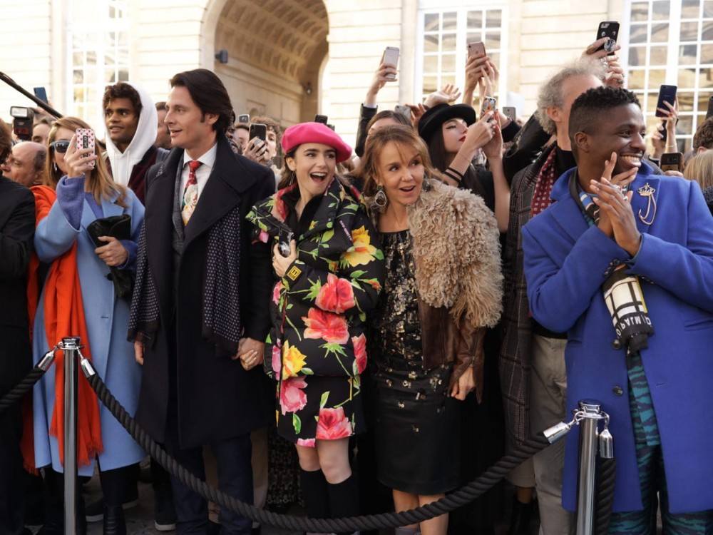 《Emily in Paris》