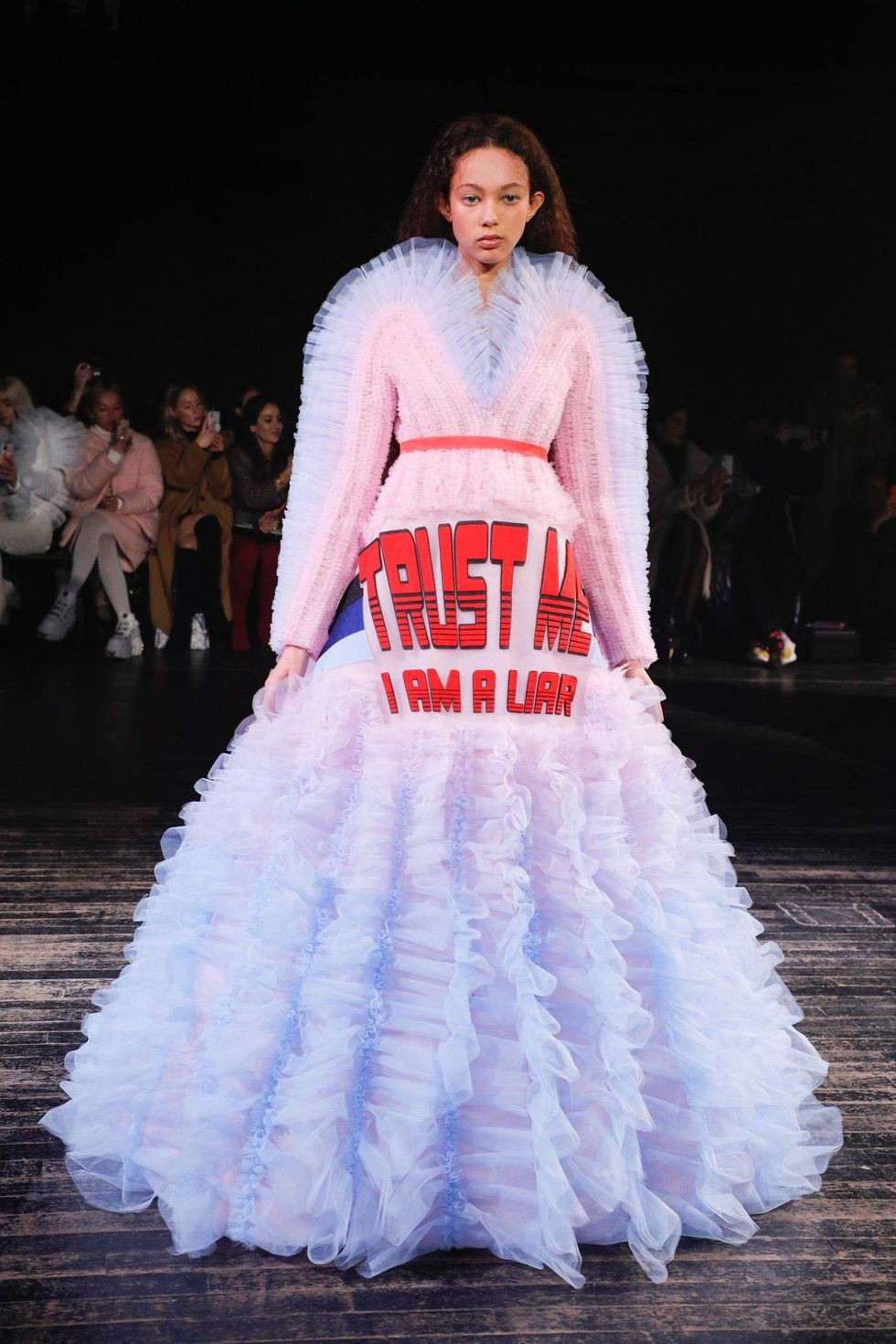 重溫Viktor & Rolf 超共嗚的時尚厭世金句!002