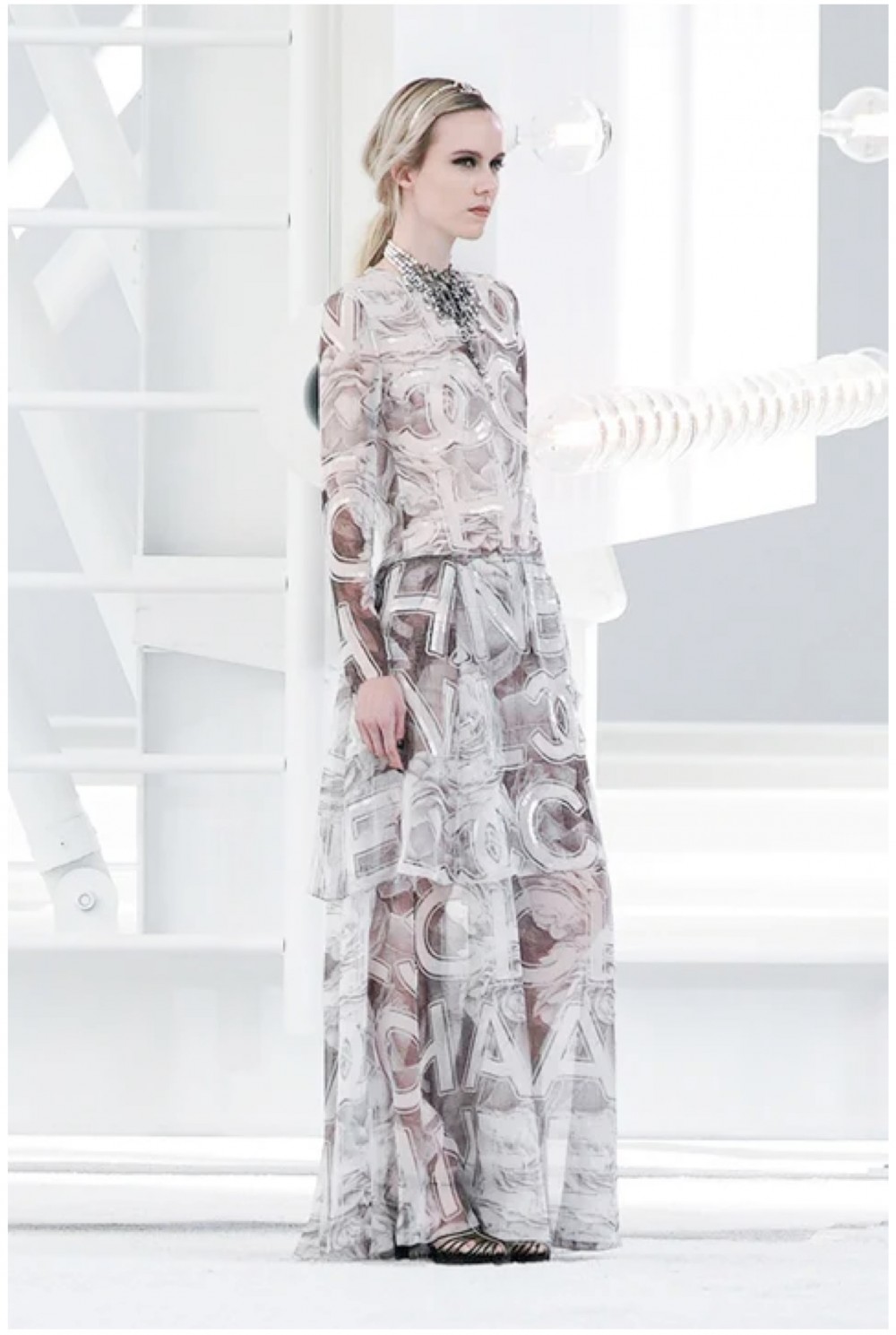 CHANEL的荷里活時尚電影公演   經典迷你袋再度成最搶眼主角