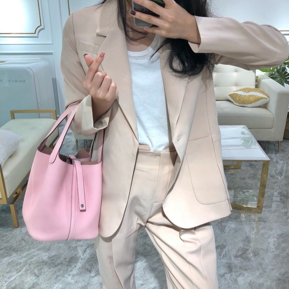 Hermès 從最小投資的 Evelyne、Picotin Lock開始