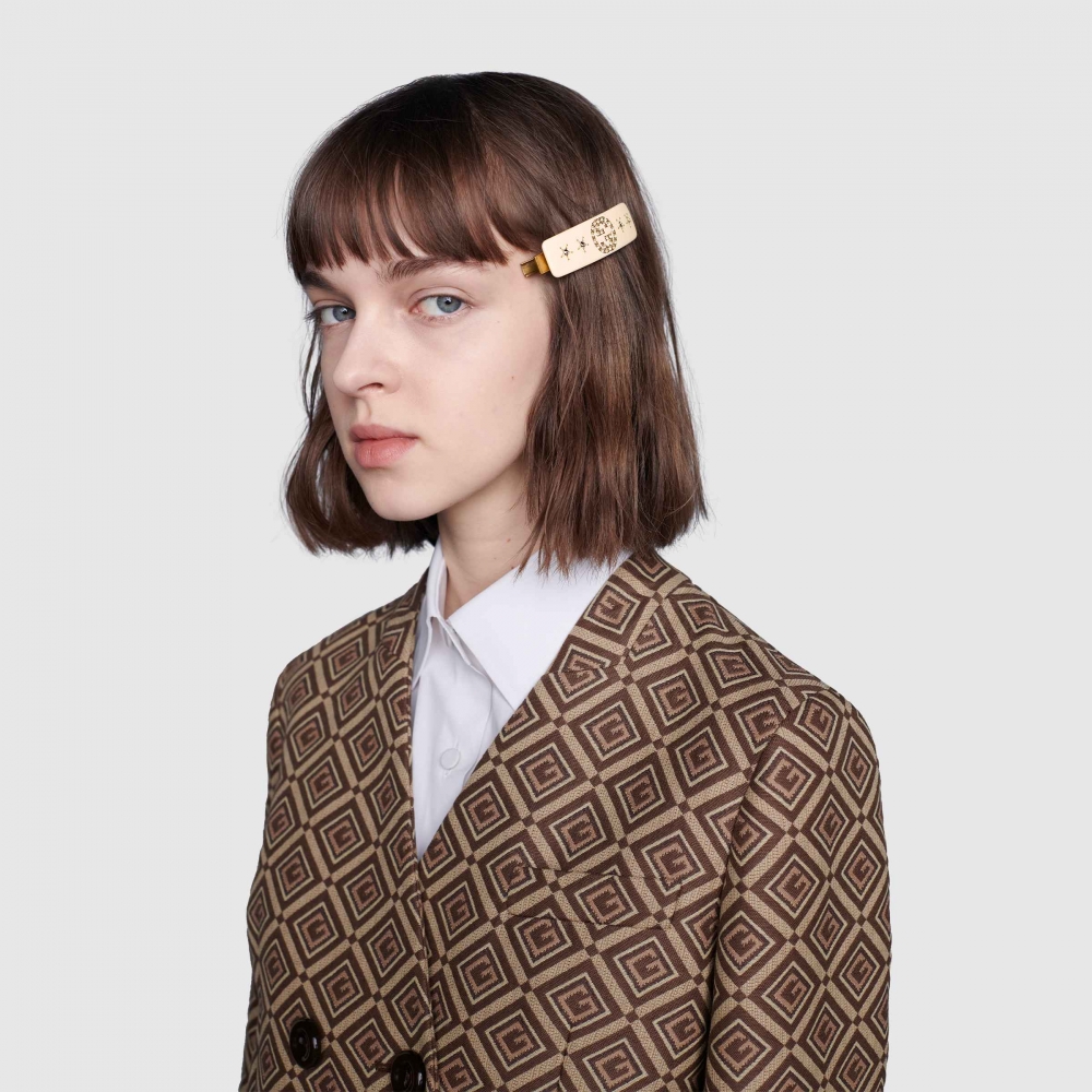 Dior、Gucci、Prada髮夾造型,零技巧打造高級具質感的時尚髮型004