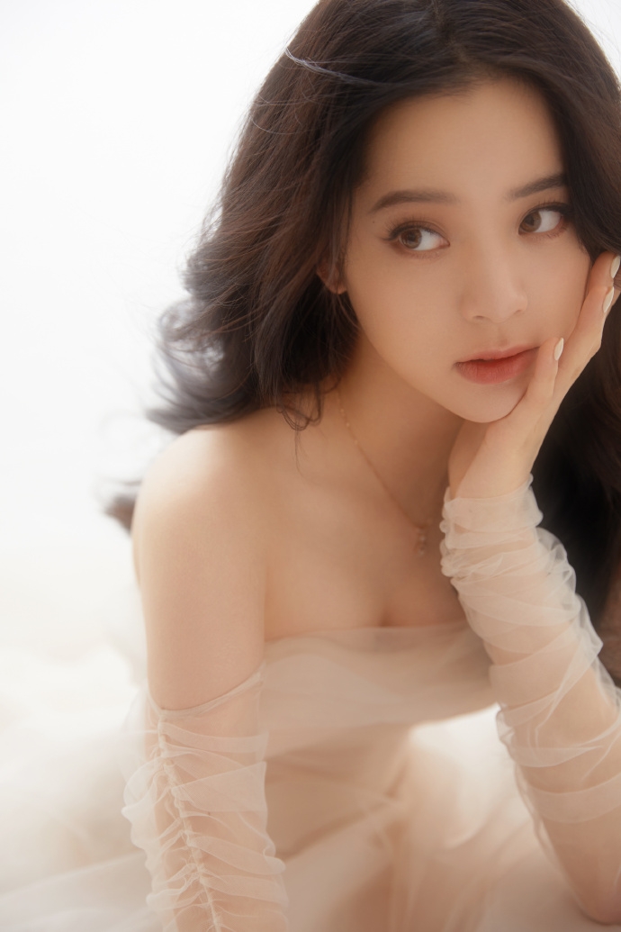 Weibo @歐陽娜娜Nana工作室