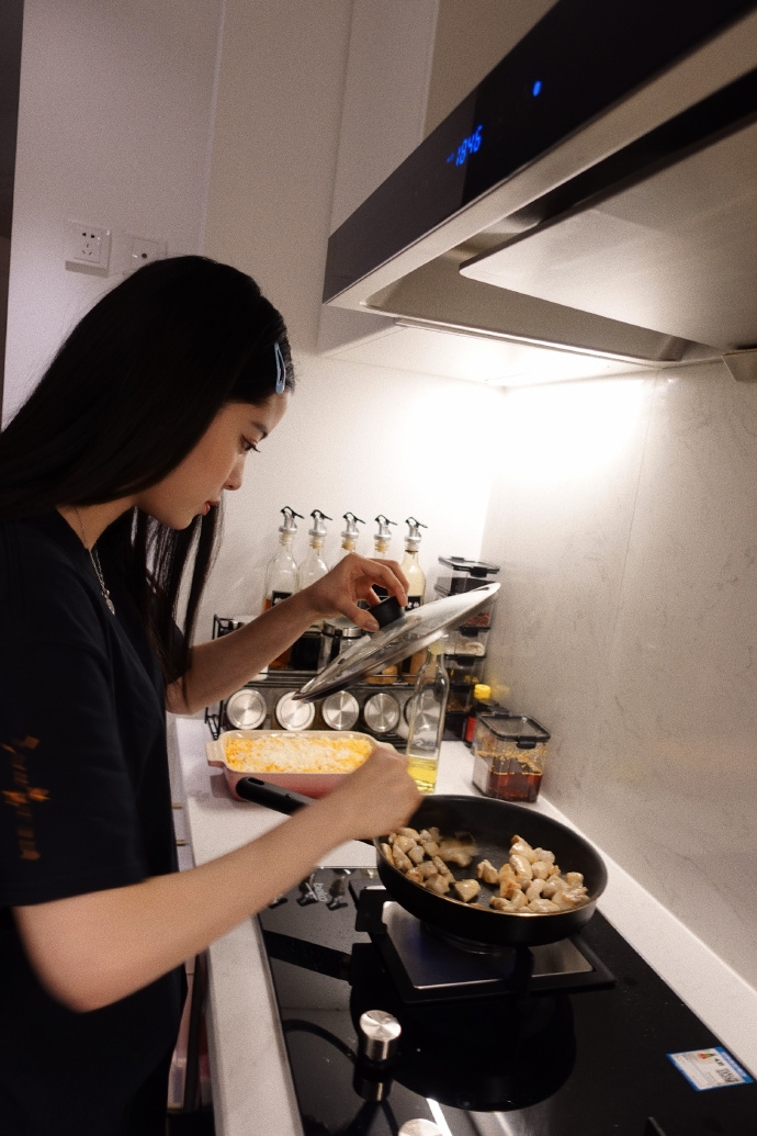 Weibo @歐陽娜娜Nana工作室
