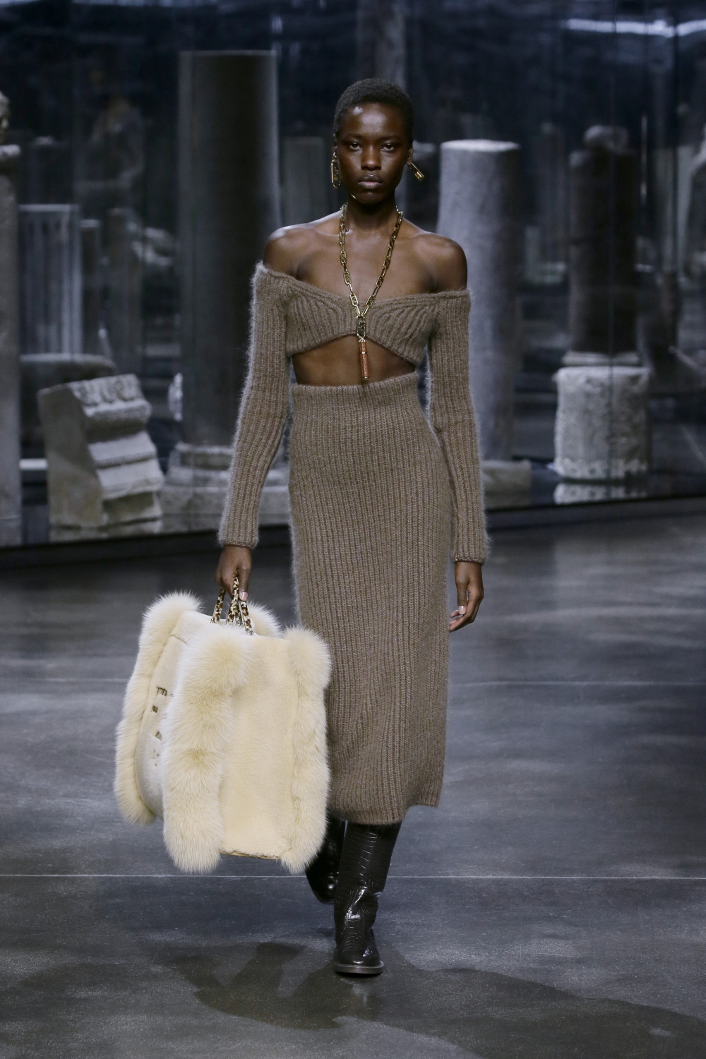 40_FENDI_WOMEN_FW_21_22