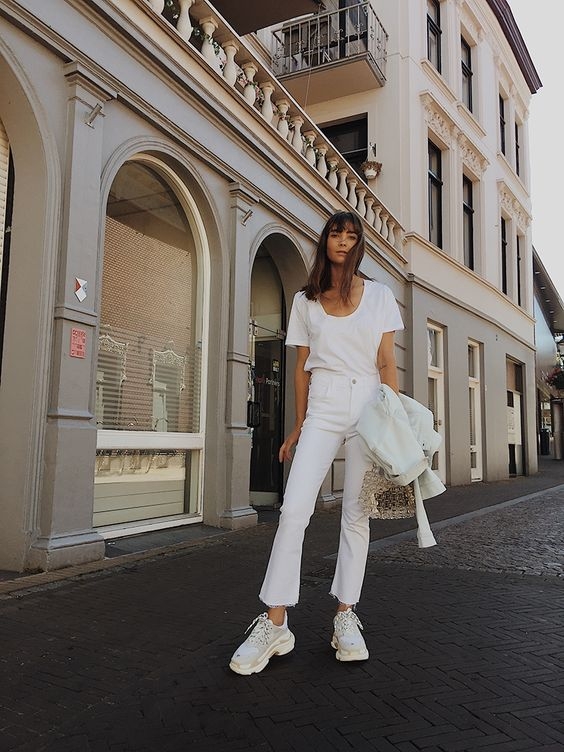 這些單品使白褲看起來更具經典