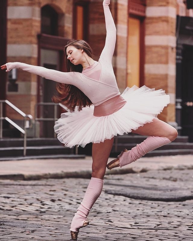 IG@balletbeautiful
