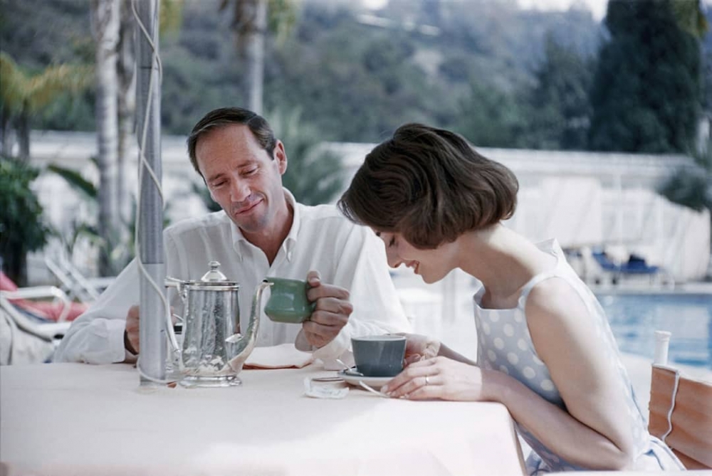 停止對鏡子裡的自已嘆氣,優雅典範的 Audrey Hepburn 柯德莉夏萍 也都曾有這些煩惱!
