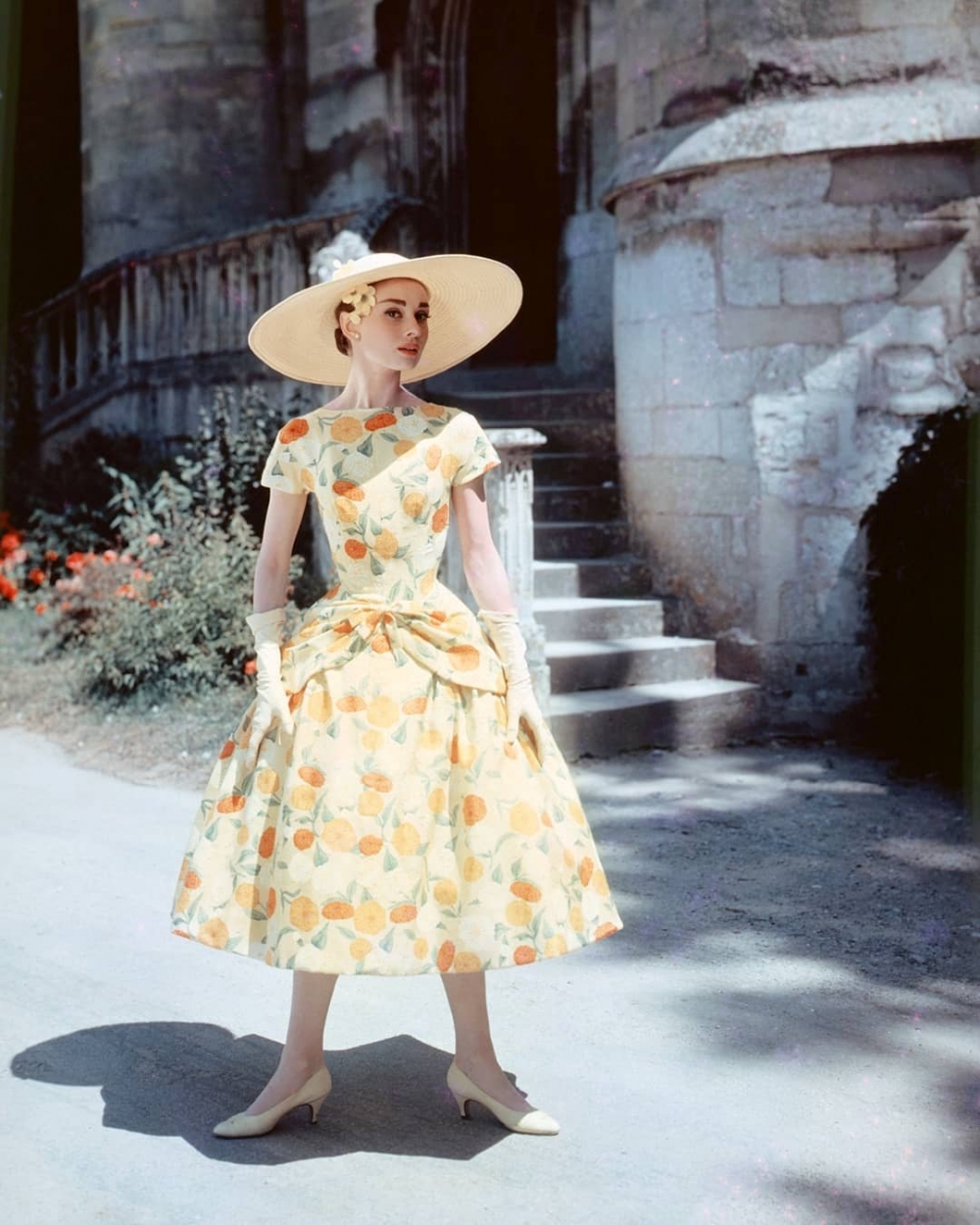 停止對鏡子裡的自已嘆氣,優雅典範的 Audrey Hepburn 柯德莉夏萍 也都曾有這些煩惱!
