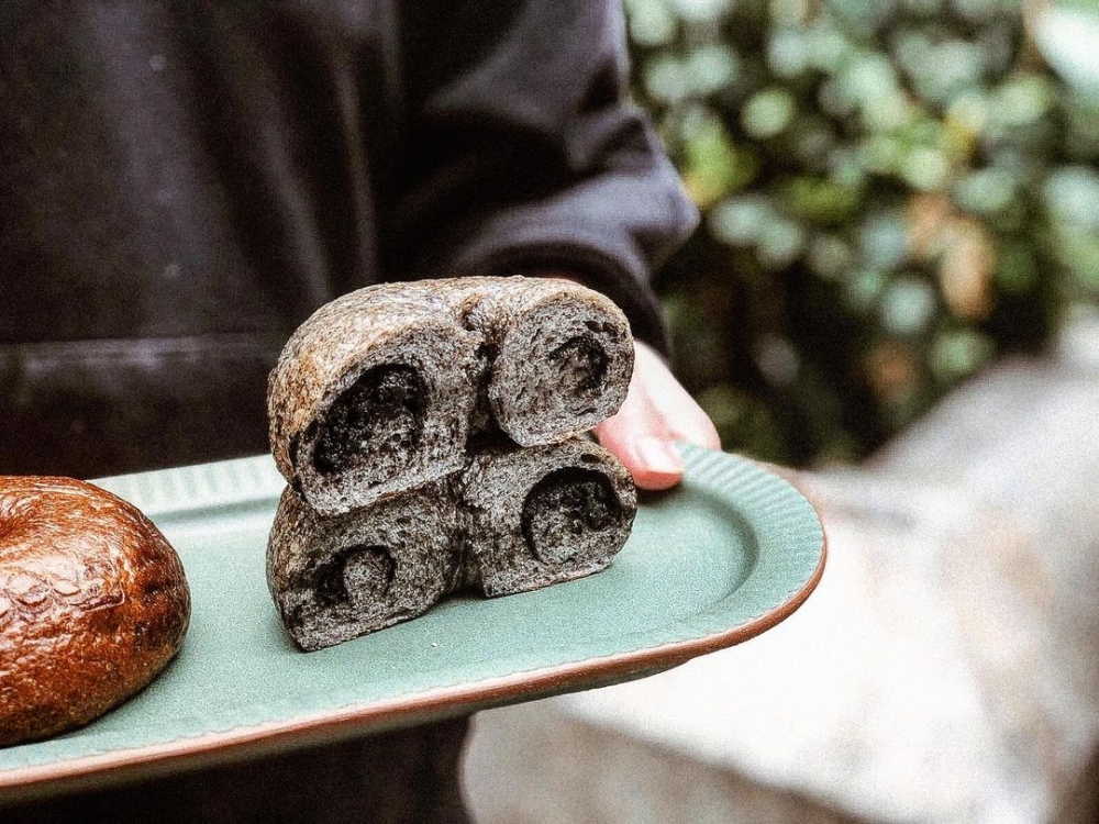 @dear.coffee.bakery Instagram