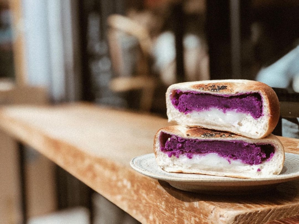 @dear.coffee.bakery Instagram