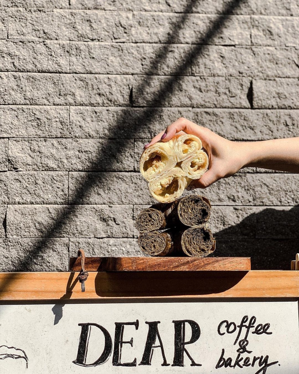 @dear.coffee.bakery Instagram