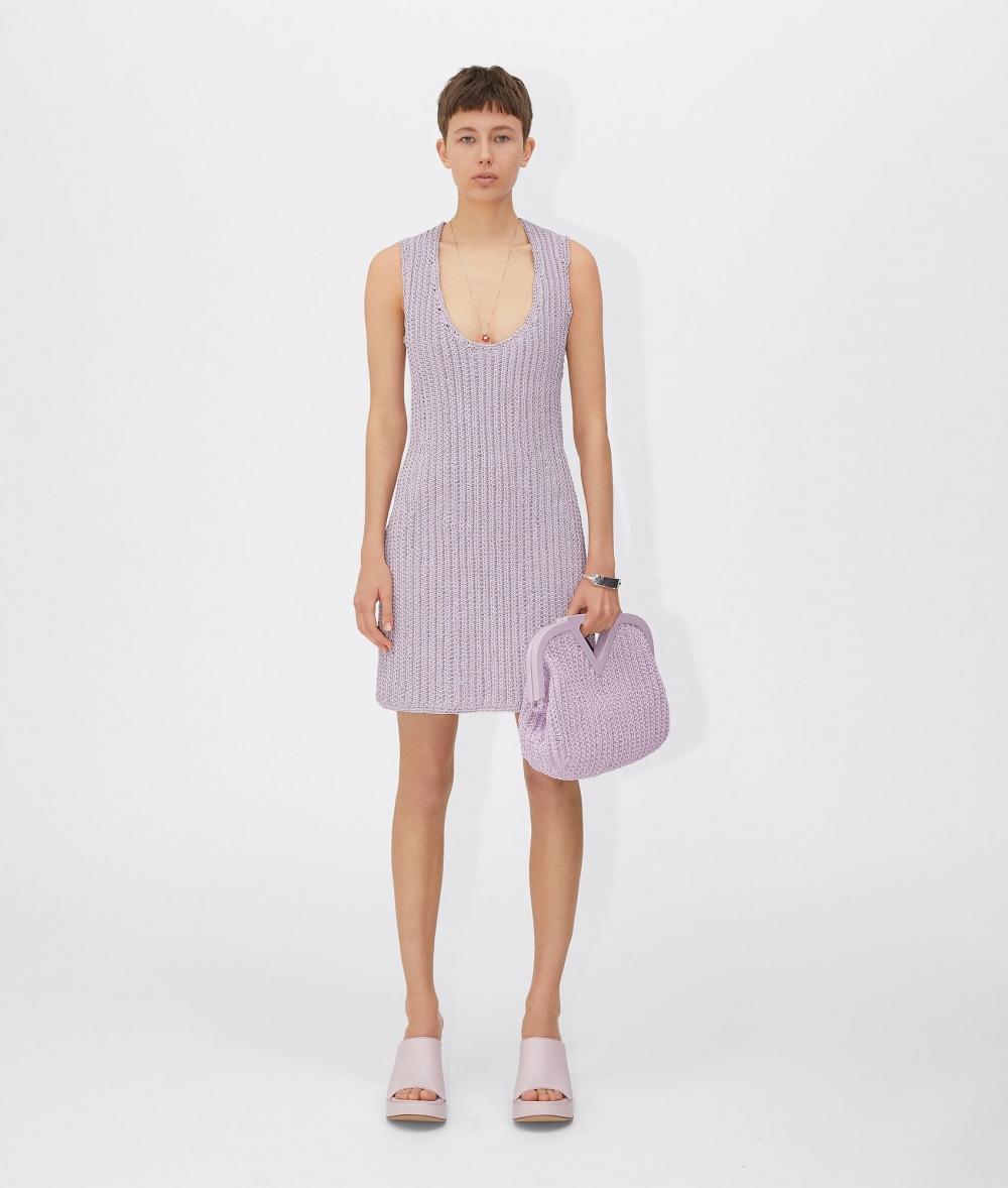夏日紫丁香色增添好感度, LOEWE、Bottega Veneta等10款讓人心動的紫色調手袋