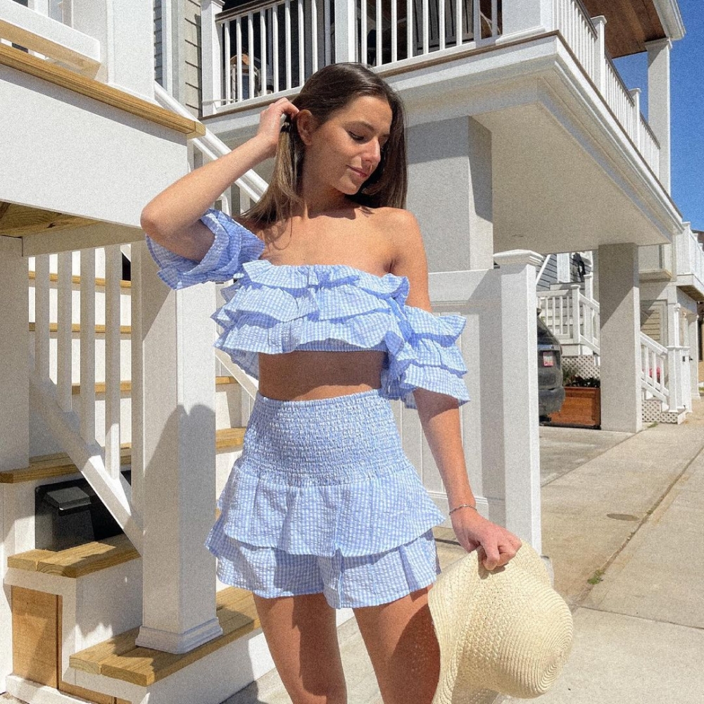 學會如何選擇才不會讓夏日穿搭扣分的必學技巧，內衣才是你最該注意的單品