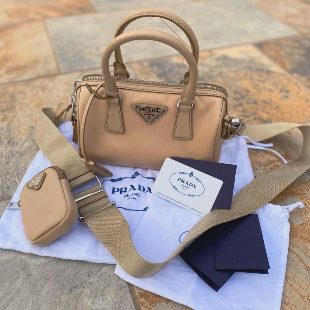 讓人毫無抵抗力的時髦，CHANEL、Louis Vuitton、Prada相繼推出造型優雅的圓筒型迷你袋
