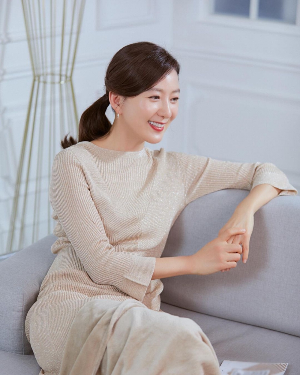 50+韓國凍齡美魔女金喜愛內外保養秘訣:面對歲月越活越有魅力 全身散發著高雅氣質