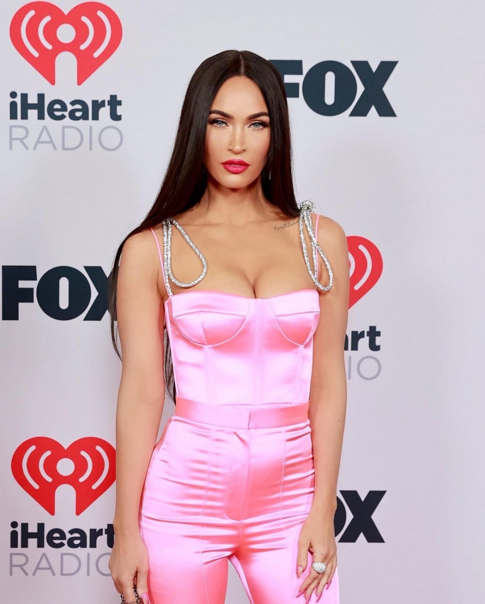 好萊塢明星Megan Fox維持曲線身材的關鍵原因:專家認證的5週瘦身計畫「The 5-Factor Diet 」