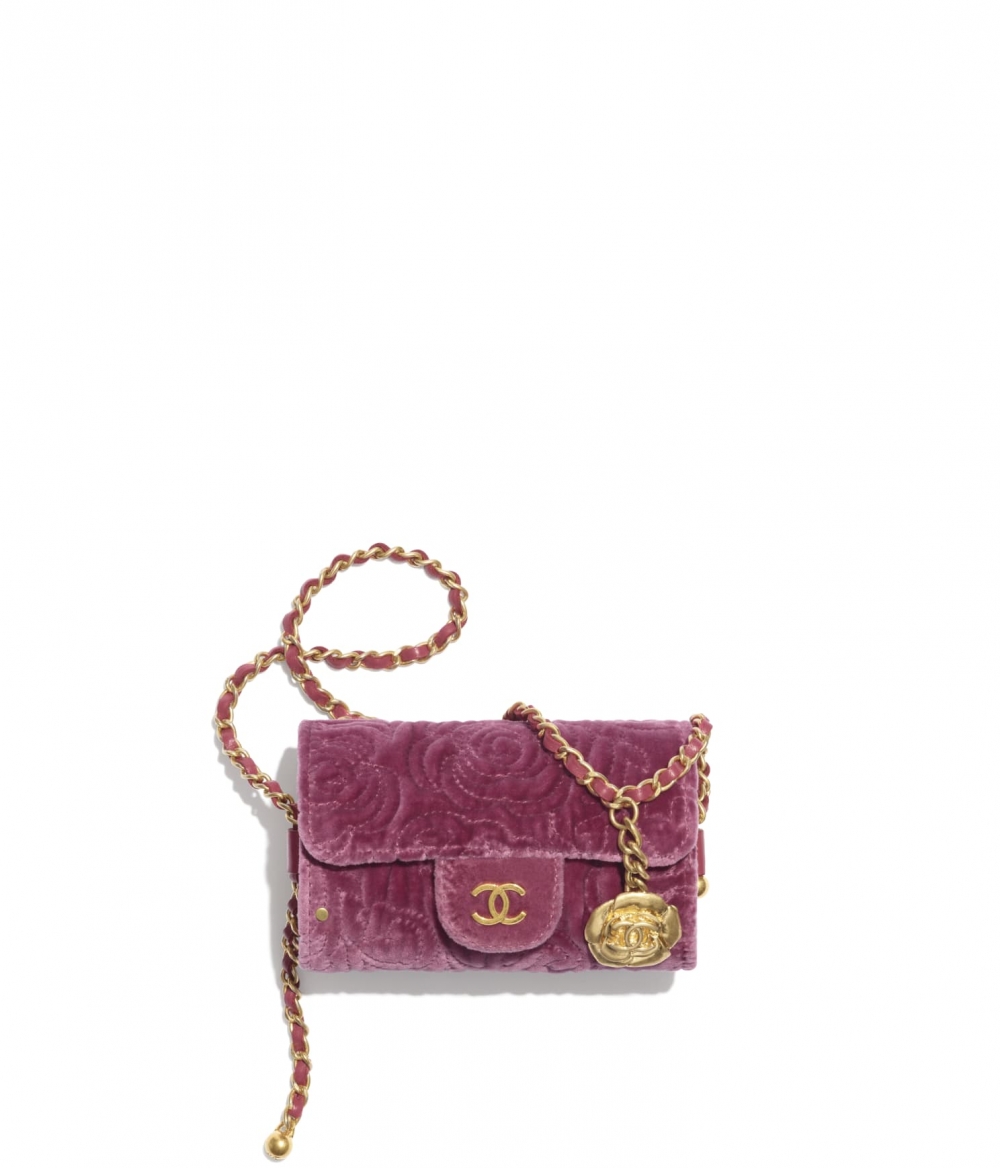 讓人毫無抵抗力的時髦，CHANEL、Louis Vuitton、Prada相繼推出造型優雅的圓筒型迷你袋