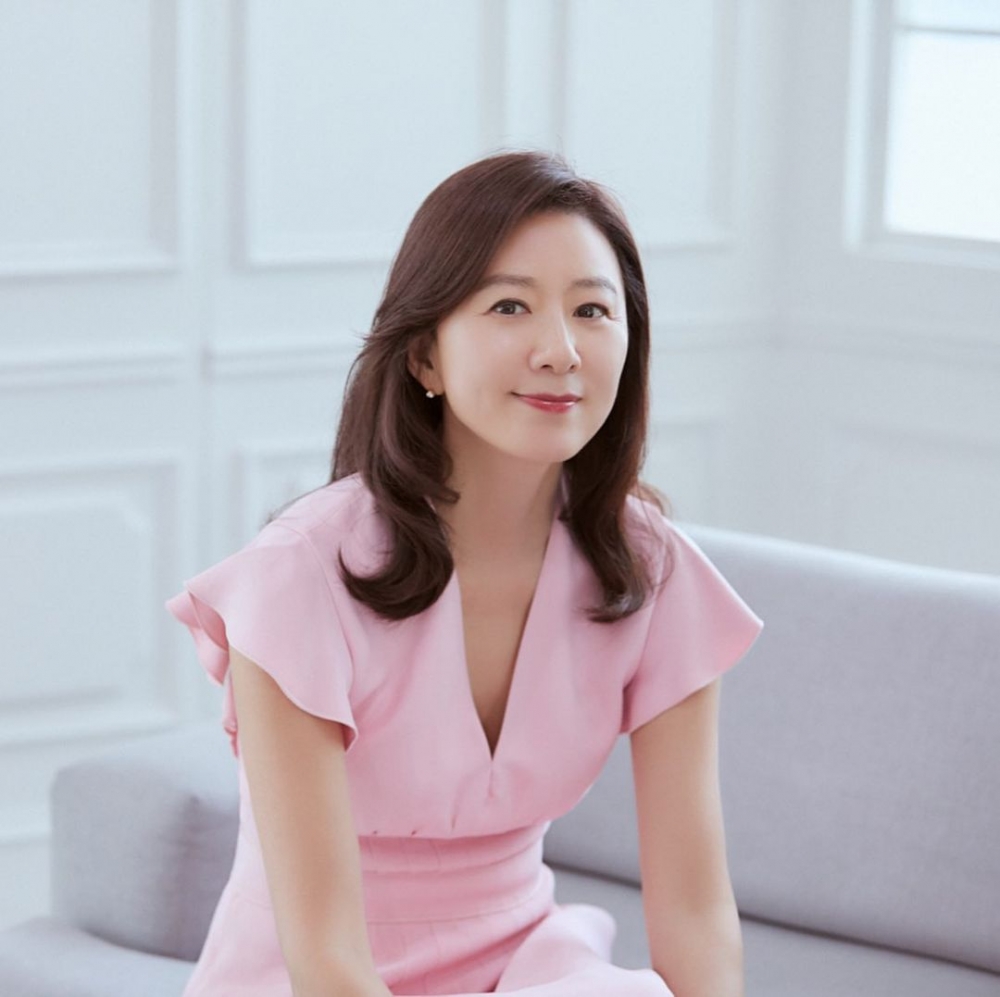 50+韓國凍齡美魔女金喜愛內外保養秘訣:面對歲月越活越有魅力 全身散發著高雅氣質