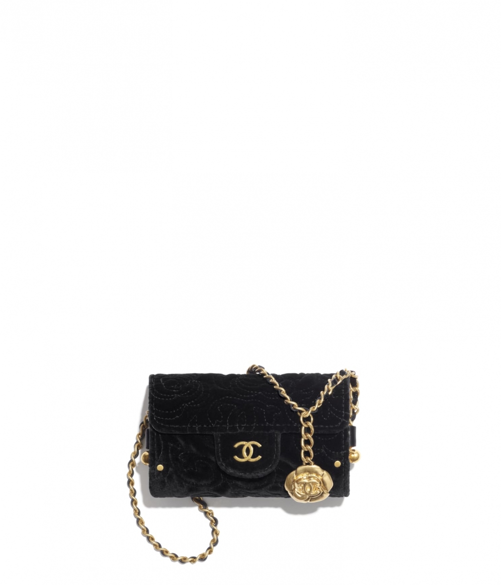 讓人毫無抵抗力的時髦，CHANEL、Louis Vuitton、Prada相繼推出造型優雅的圓筒型迷你袋