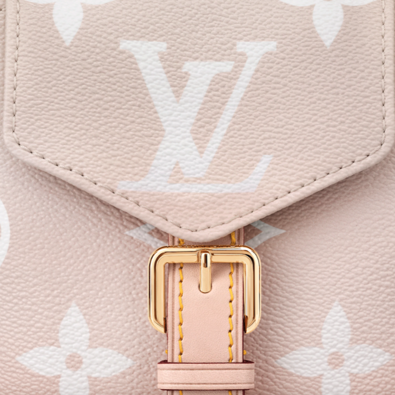 來自Louis Vuitton 2021夏季系列的獨家新款迷你背包