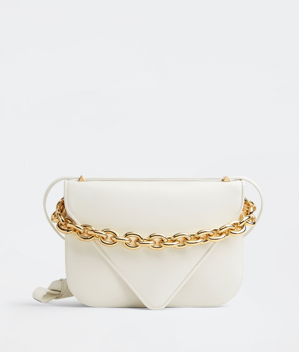 BV作為時尚領航員，2021也推出空姐包的新款式