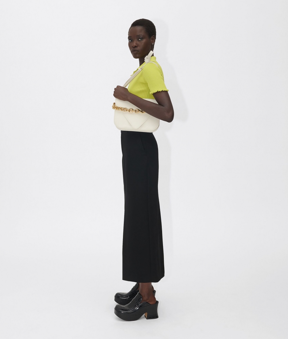 模特兒詮釋BV最新款包包