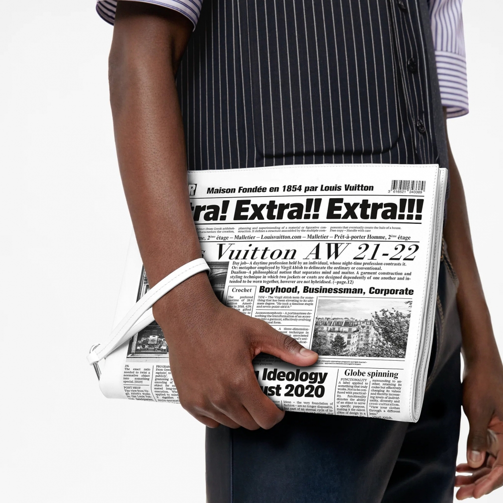 Louis Vuitton-Newspaper Pouch022