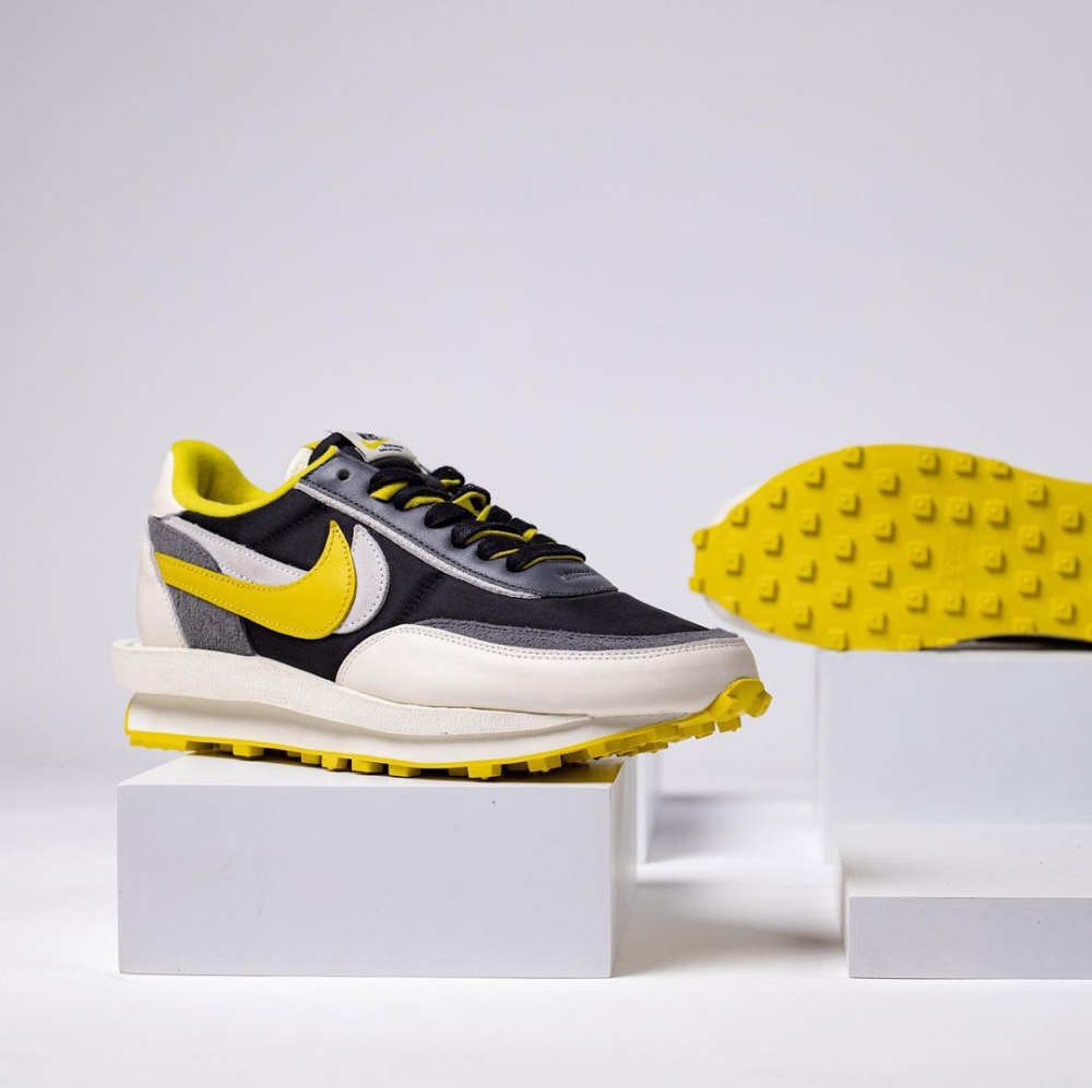 早於2019年， sacai 和 UNDERCOVER早已一同重新設計 Nike Waffle Racer