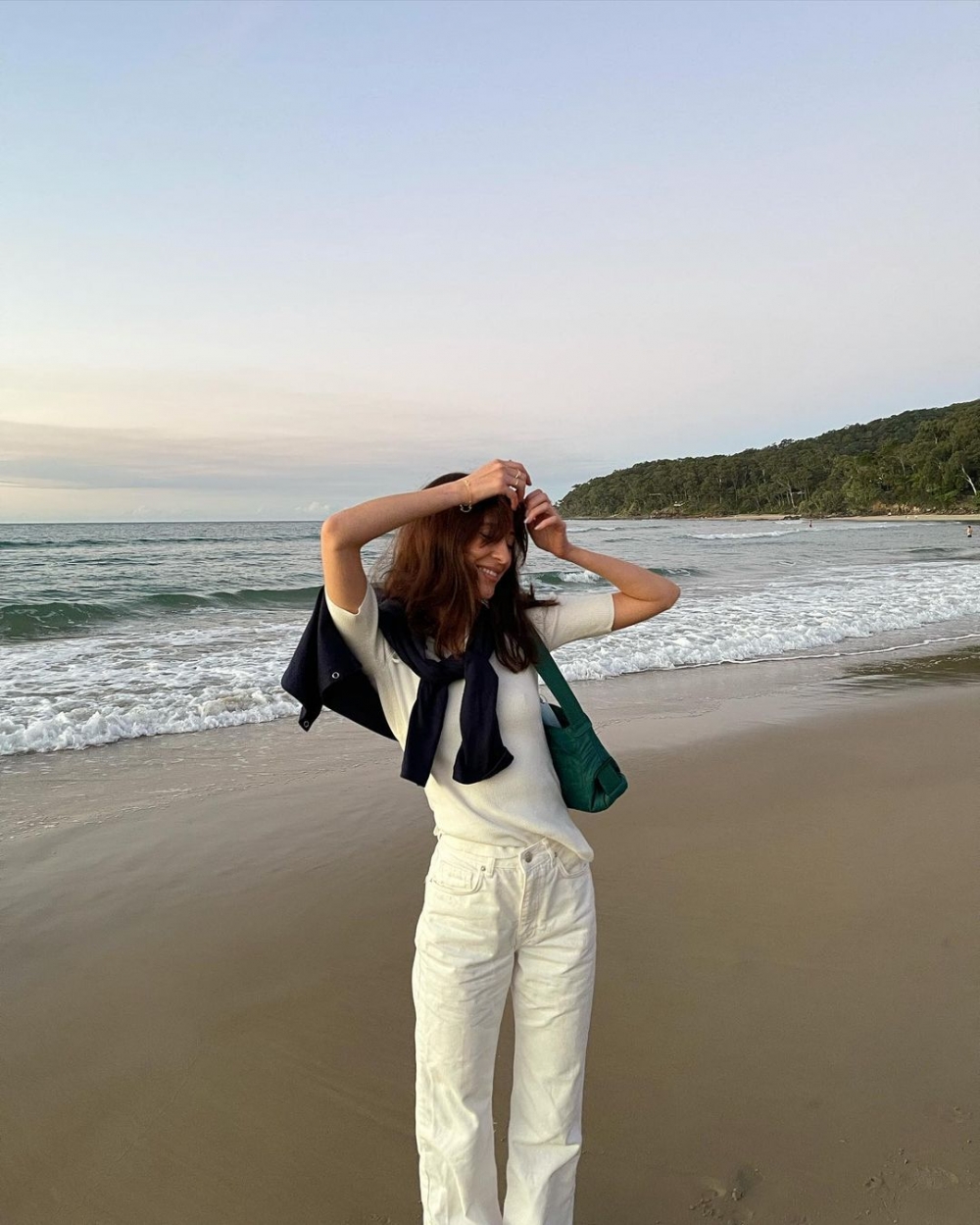 「當你開心時,他就不自覺得看著你微笑」:讓人無法招架的「超完美男友」,每日都深陷於他迷人的身影當中