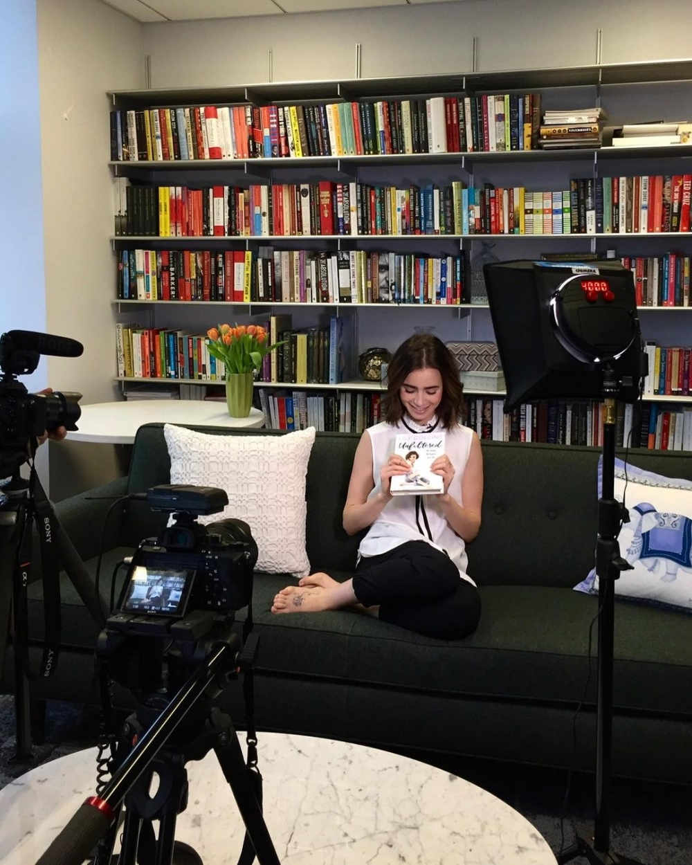 Lily Collinst出自傳《Unfiltered: No Regrets, No Shame, Just me》