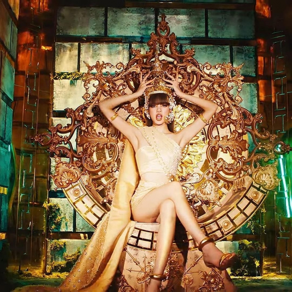 Lisa終於展開第一次個人Solo