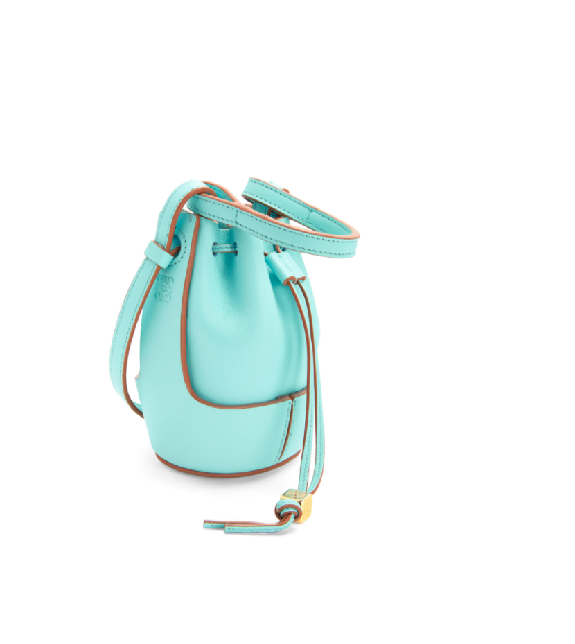 寶寶藍的LOEWE十分可愛又迷人