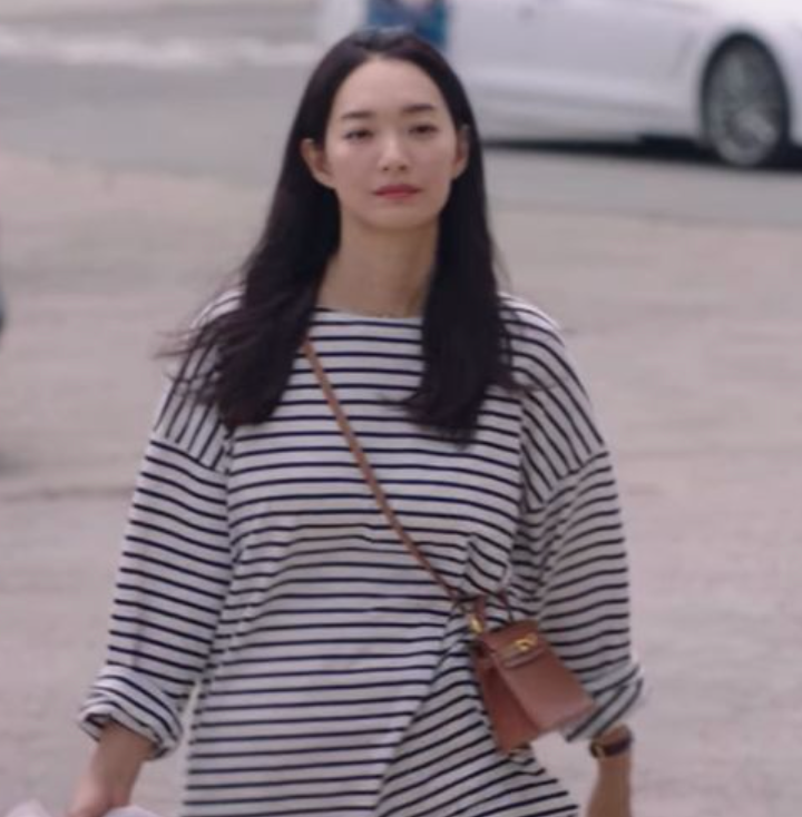 尹慧珍在劇中背著Hermès Mini Kelly II