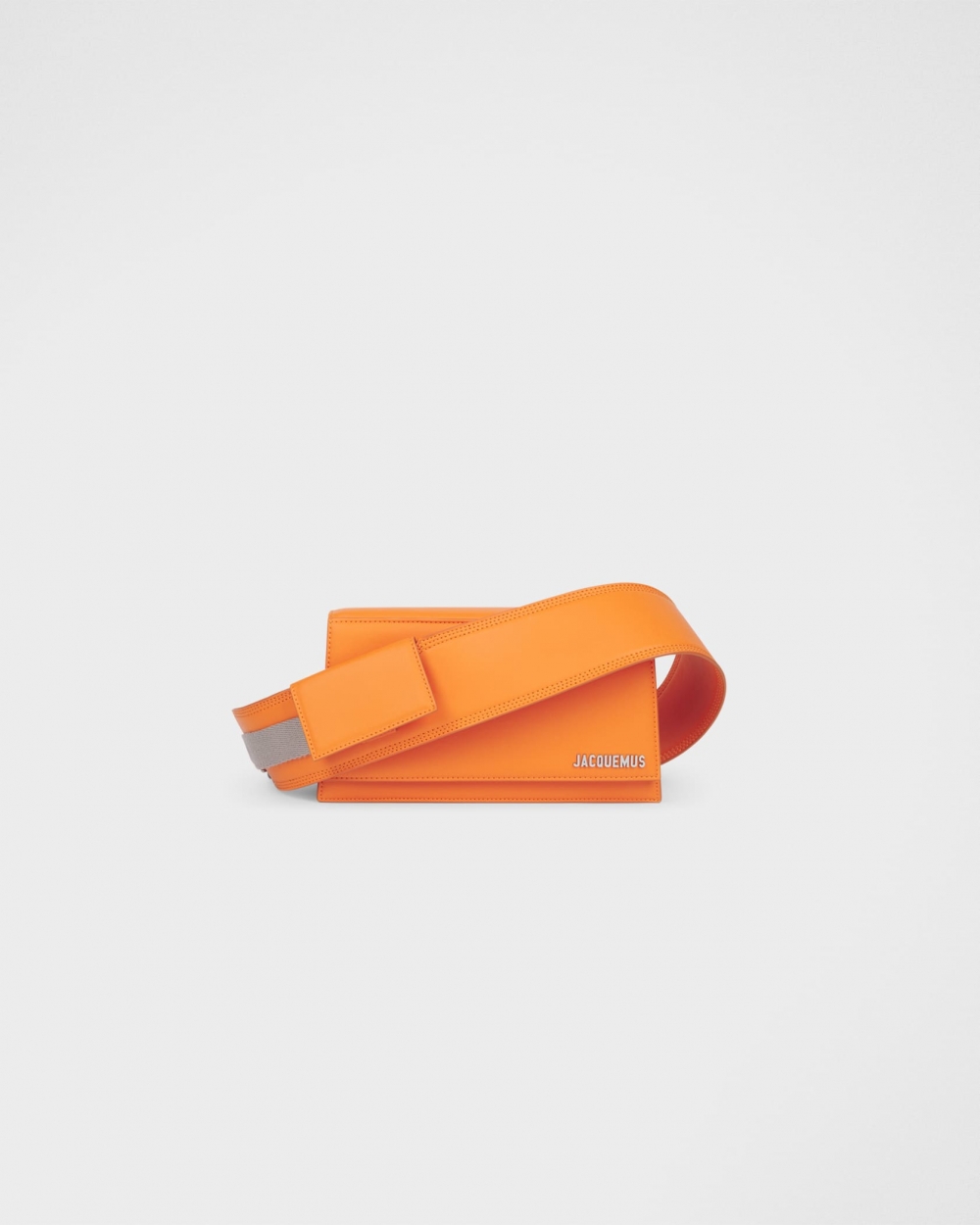 喜歡型格的女生這款修長梯型一定能吸引你的目光