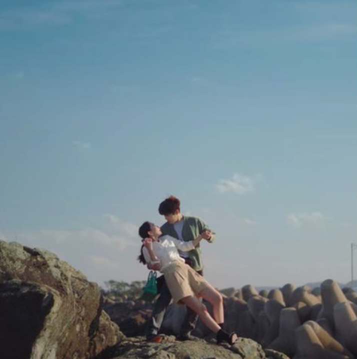 在劇中女主角的愛馬仕手袋有許多款式