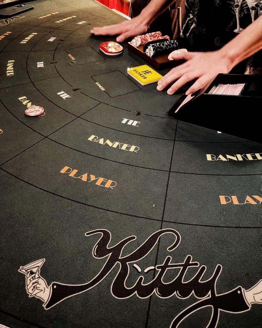 能賭酒的Kitty Taipei