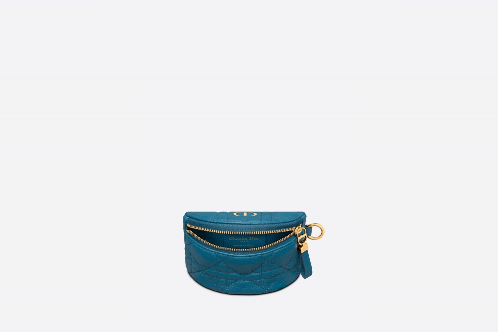 其中可拆卸的Dior Caro半月形零錢包就是其中之一