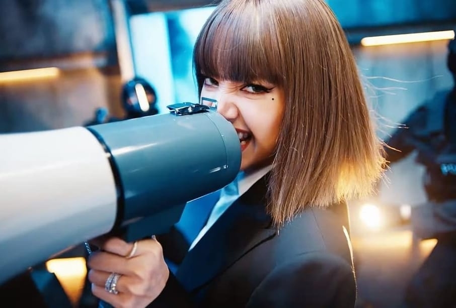 BLACKPINK Lisa - 正面回應網友無情攻擊