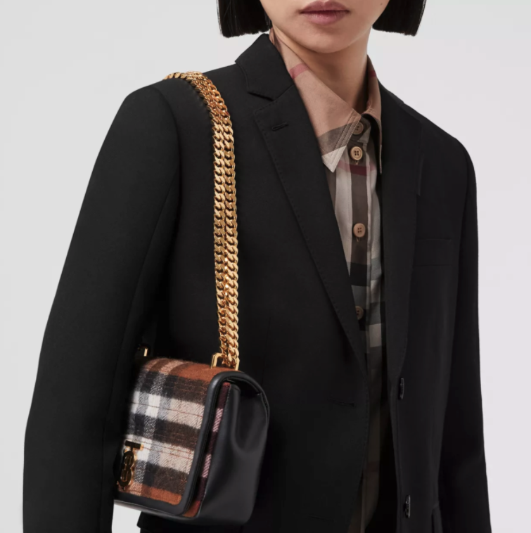 既有趣味又不失優雅的Lola Bag是Riccardo Tisci下New Burberry中的新經典款式