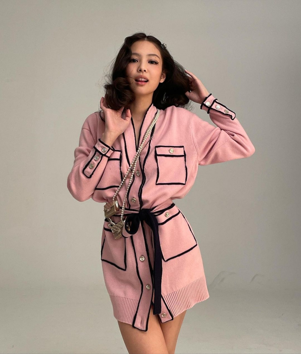 Jennie將CHANEL穿出浪漫迷人的風格