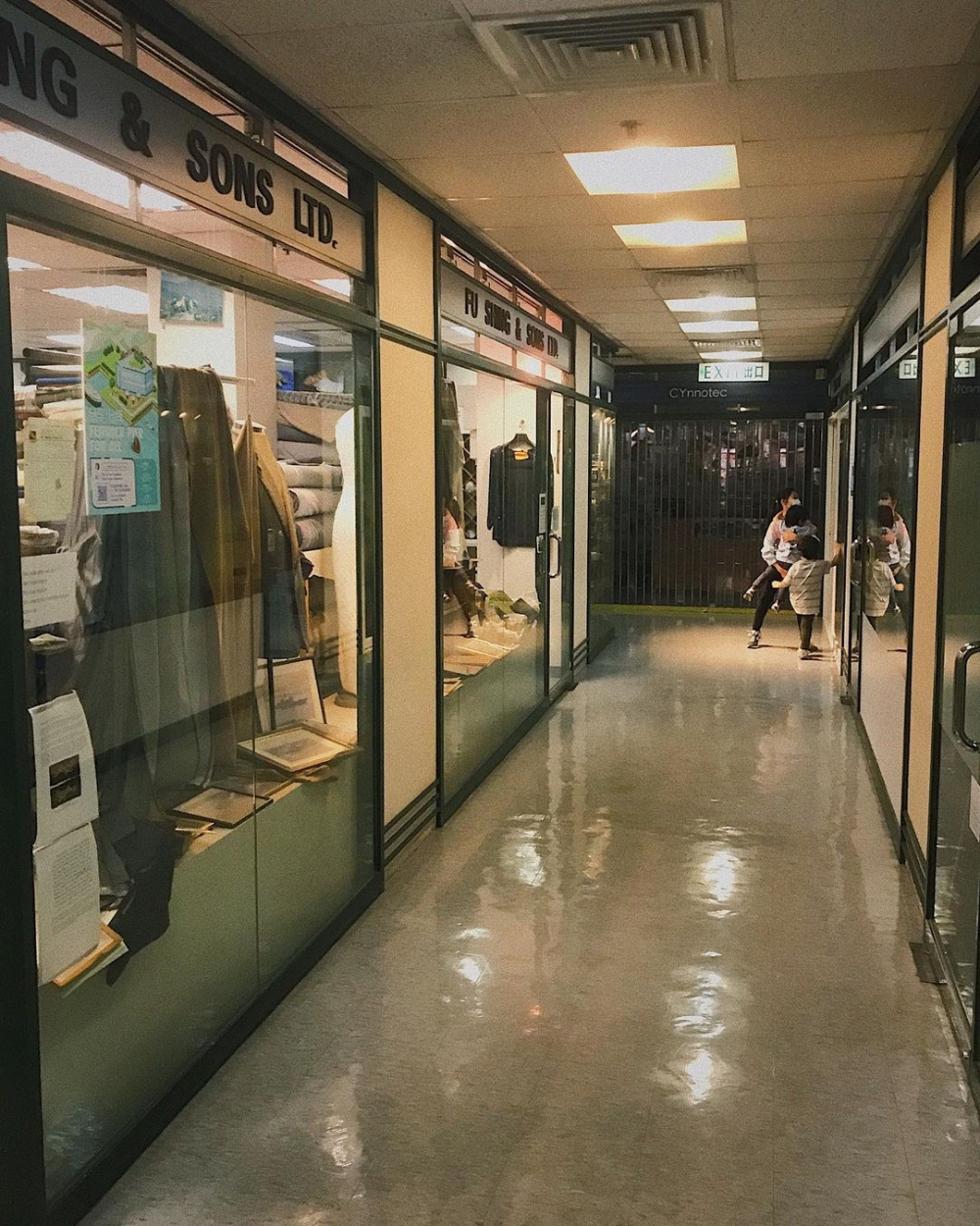 只為營業到燈光再不能打開的一天