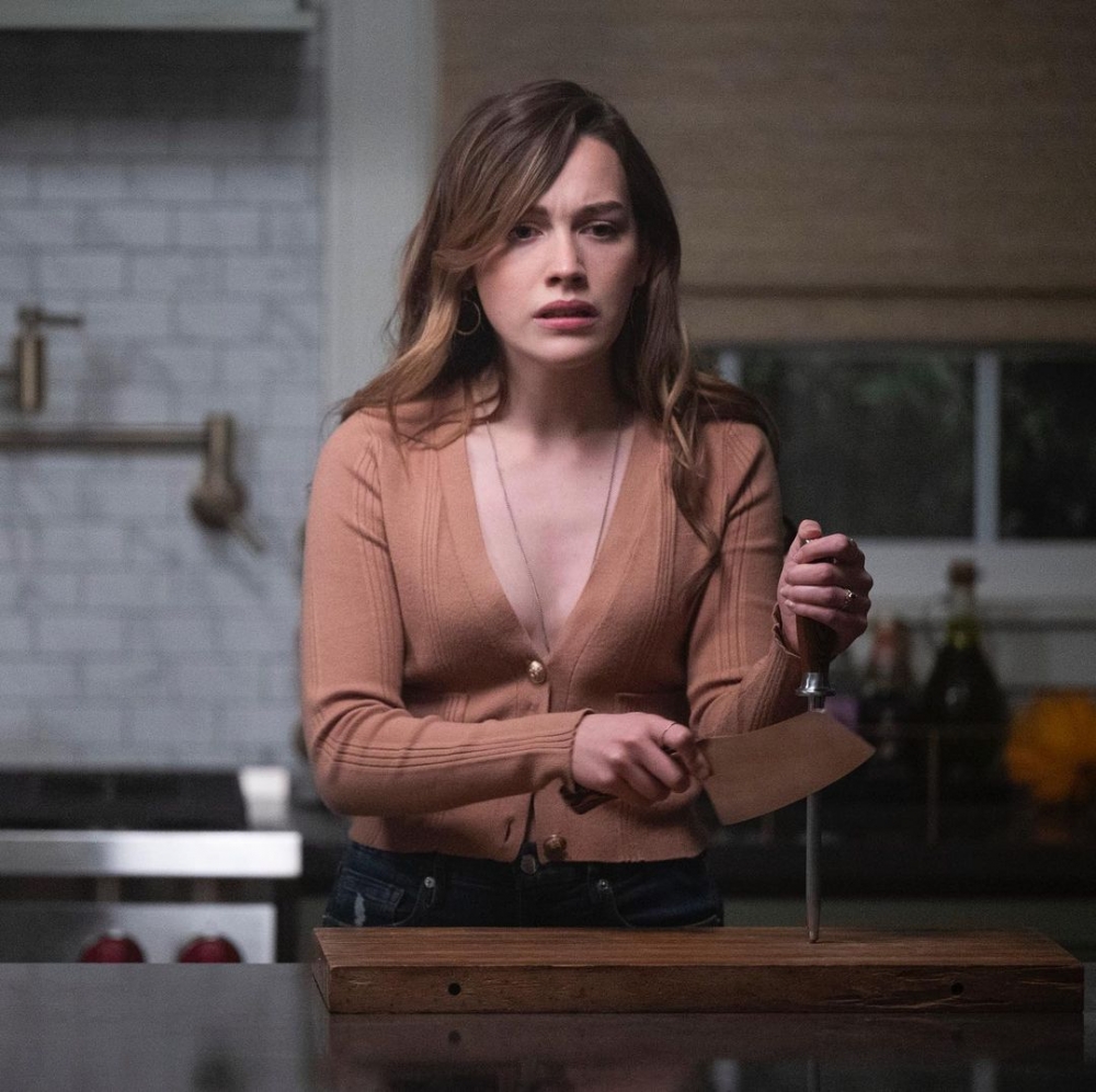 私下的Victoria Pedretti十分膽小，怕看鬼片