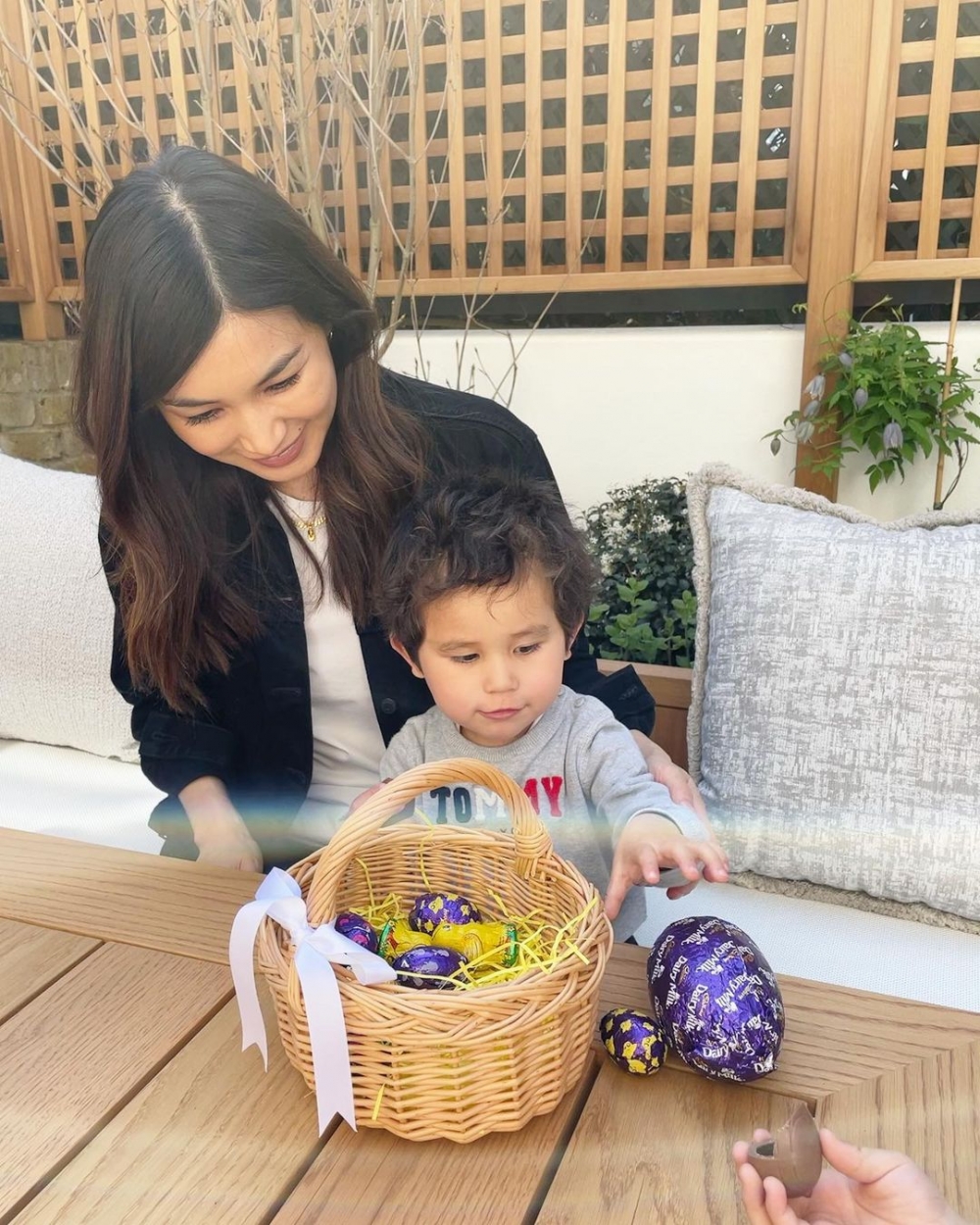 喜愛小孩子的Gemma Chan