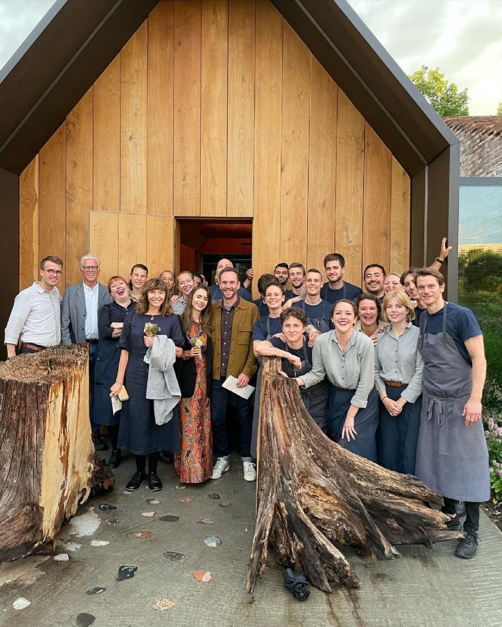 舉辦戶外婚禮的Lily Collins