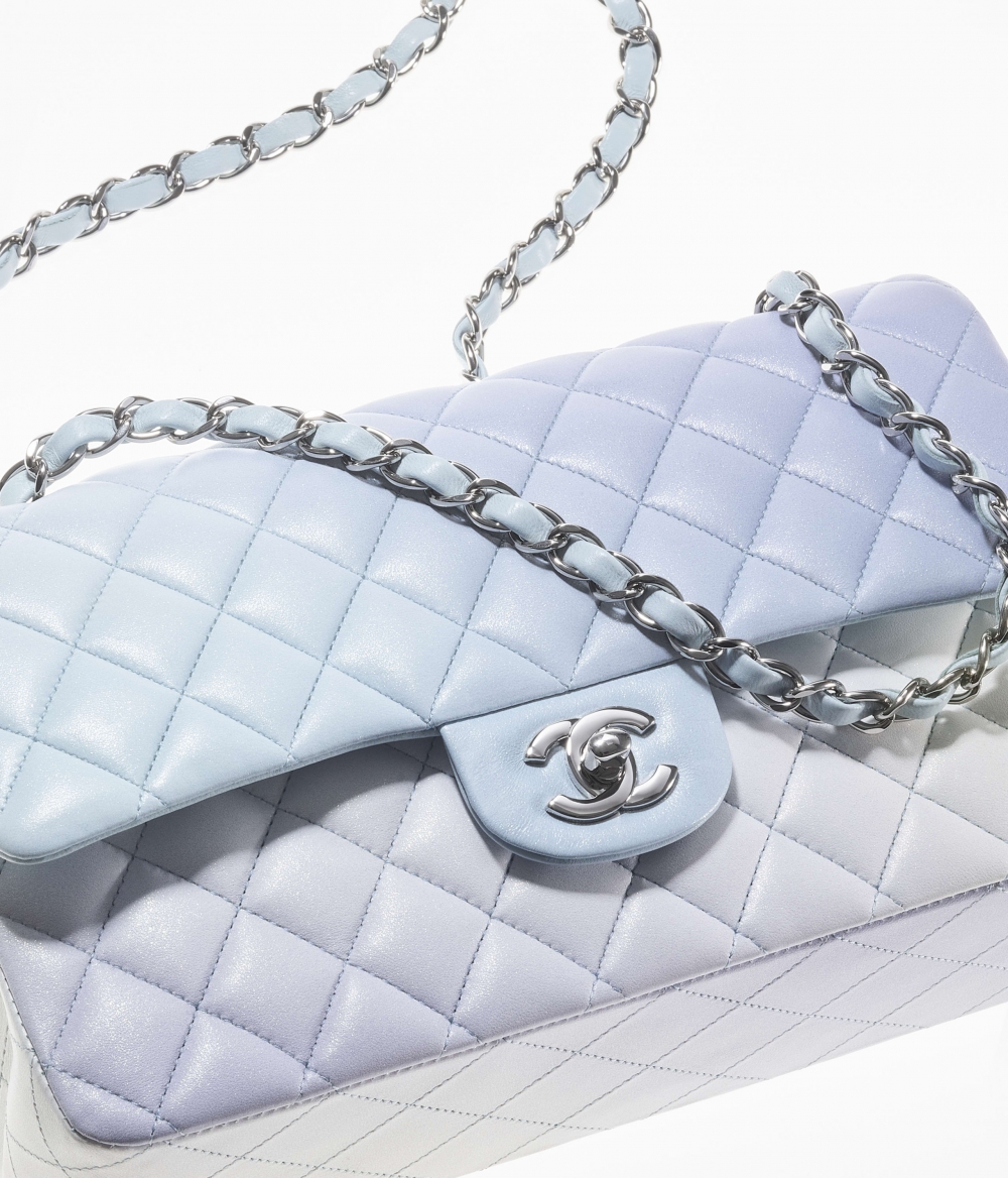 這款Classic Handbag同樣加上冬日漸變的幻影設計